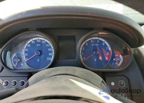 2006 Maserati Quattroporte M139 z USA, uszkodzony, nr VIN ZAMCE39A160026655